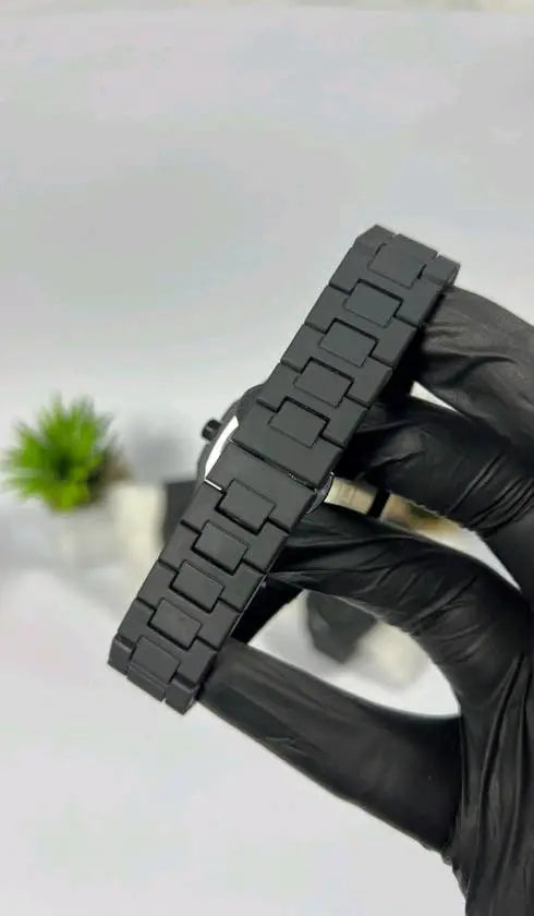 Black Arabic Aura Watch – Timeless Elegance with Arabic Numerals